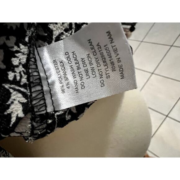 Floral Surplice Short Sleeve Top – Small - Picture 3 of 4